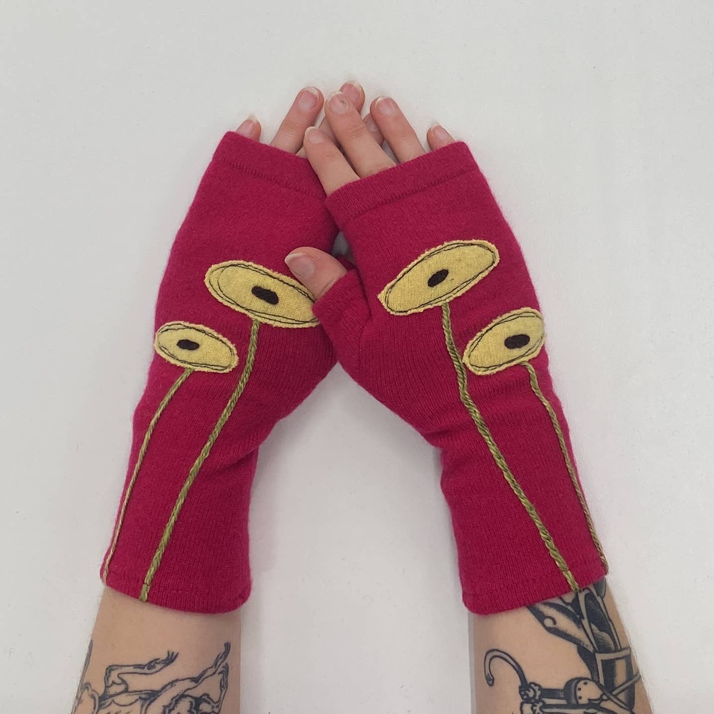 Fingerless Cashmere Gloves-Oval Poppy