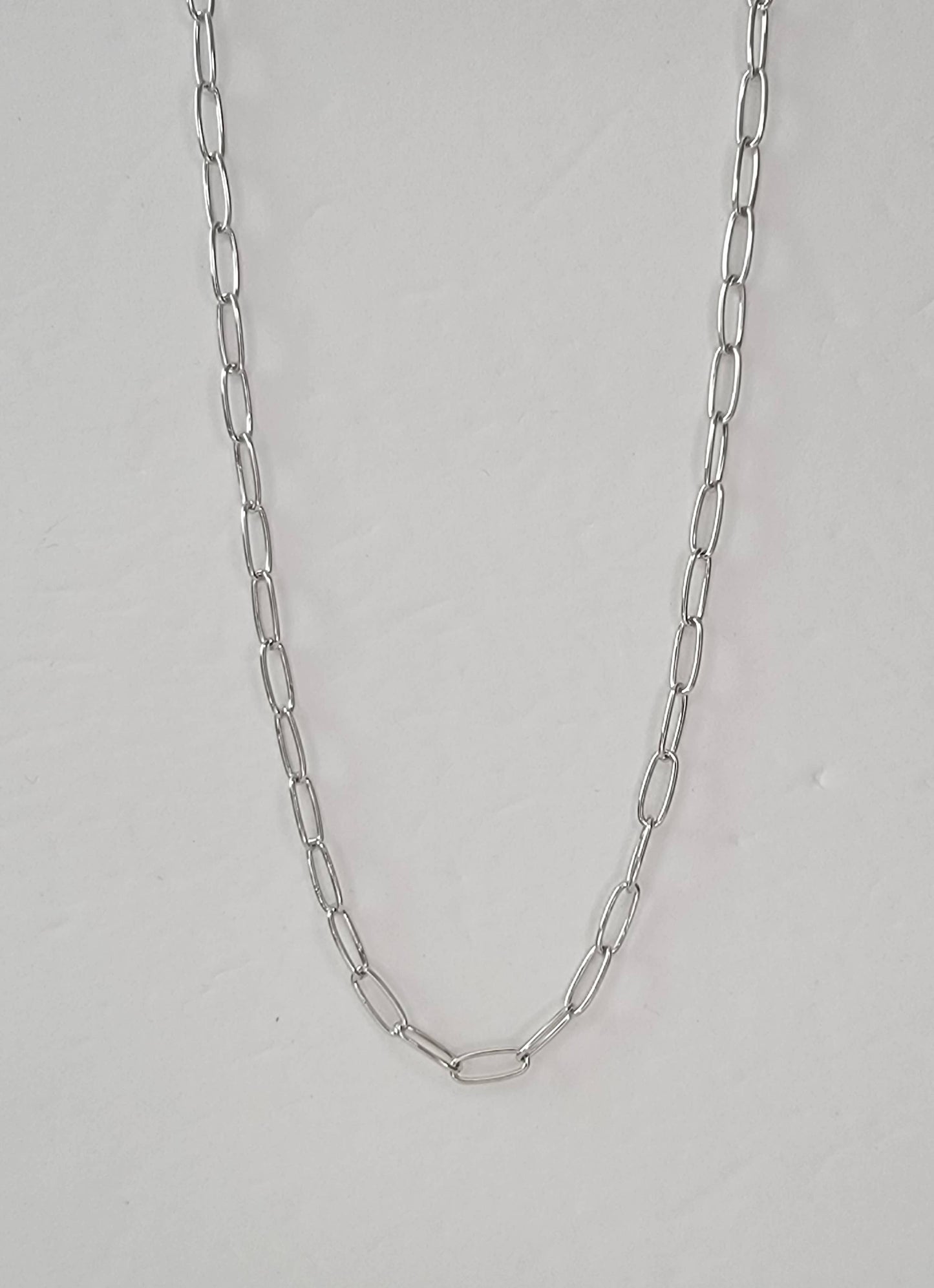 CHAIN NECKLACE.