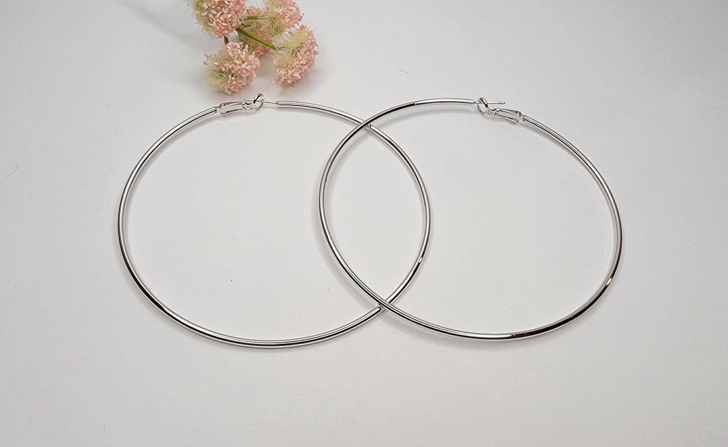 HOOP EARRINGS.