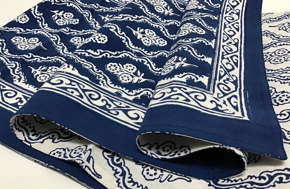 Table Runner 60" Trellis Navy 1904K