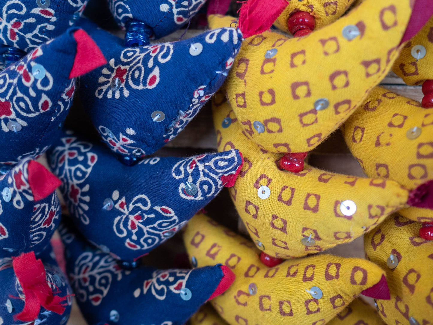 Indigo Prosperity Hens, Medium, 3'