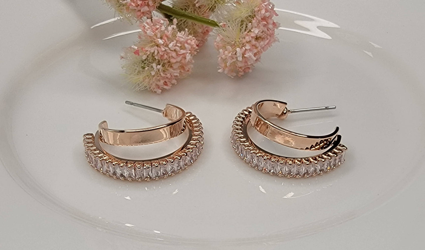 DOUBLE HOOP EARRINGS.