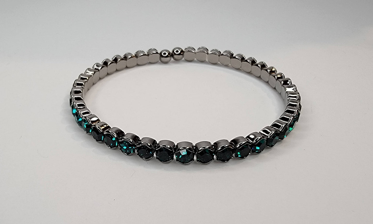 RHINESTONE STACKABLE DARK METAL BRACELET.