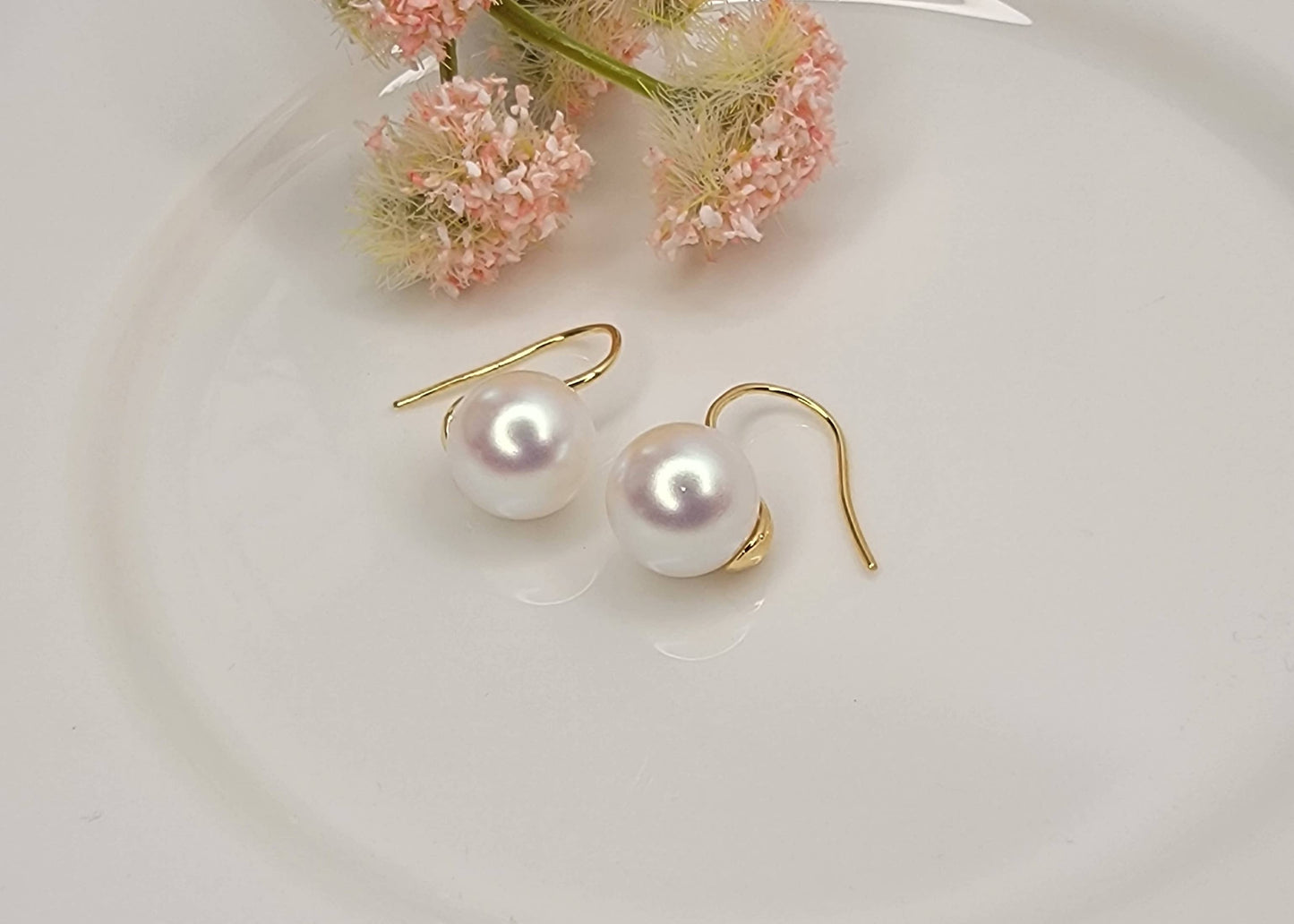 AURORA FAUX PEARL HOOK EARRINGS.