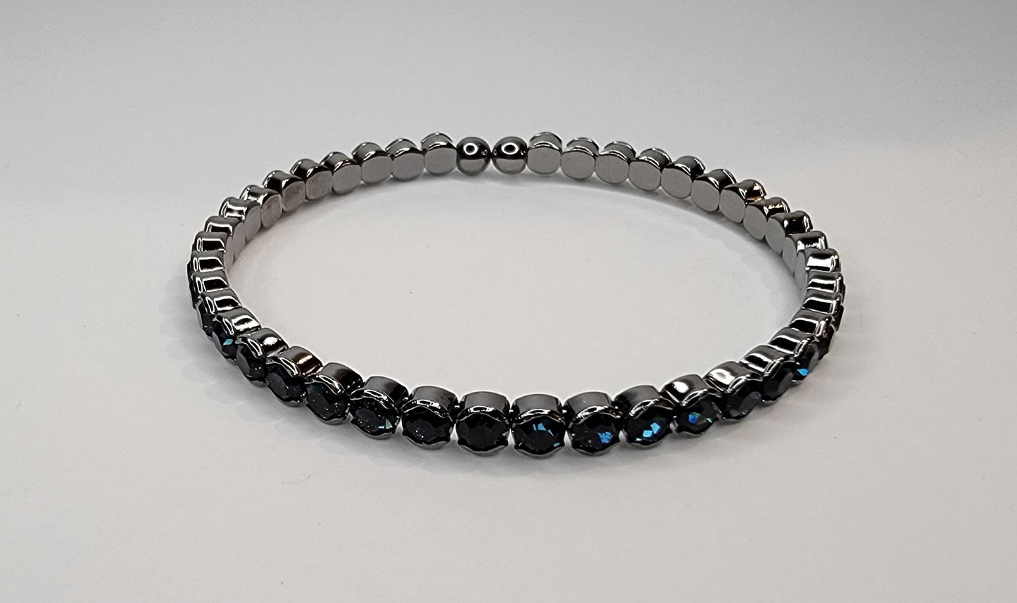RHINESTONE STACKABLE DARK METAL BRACELET.