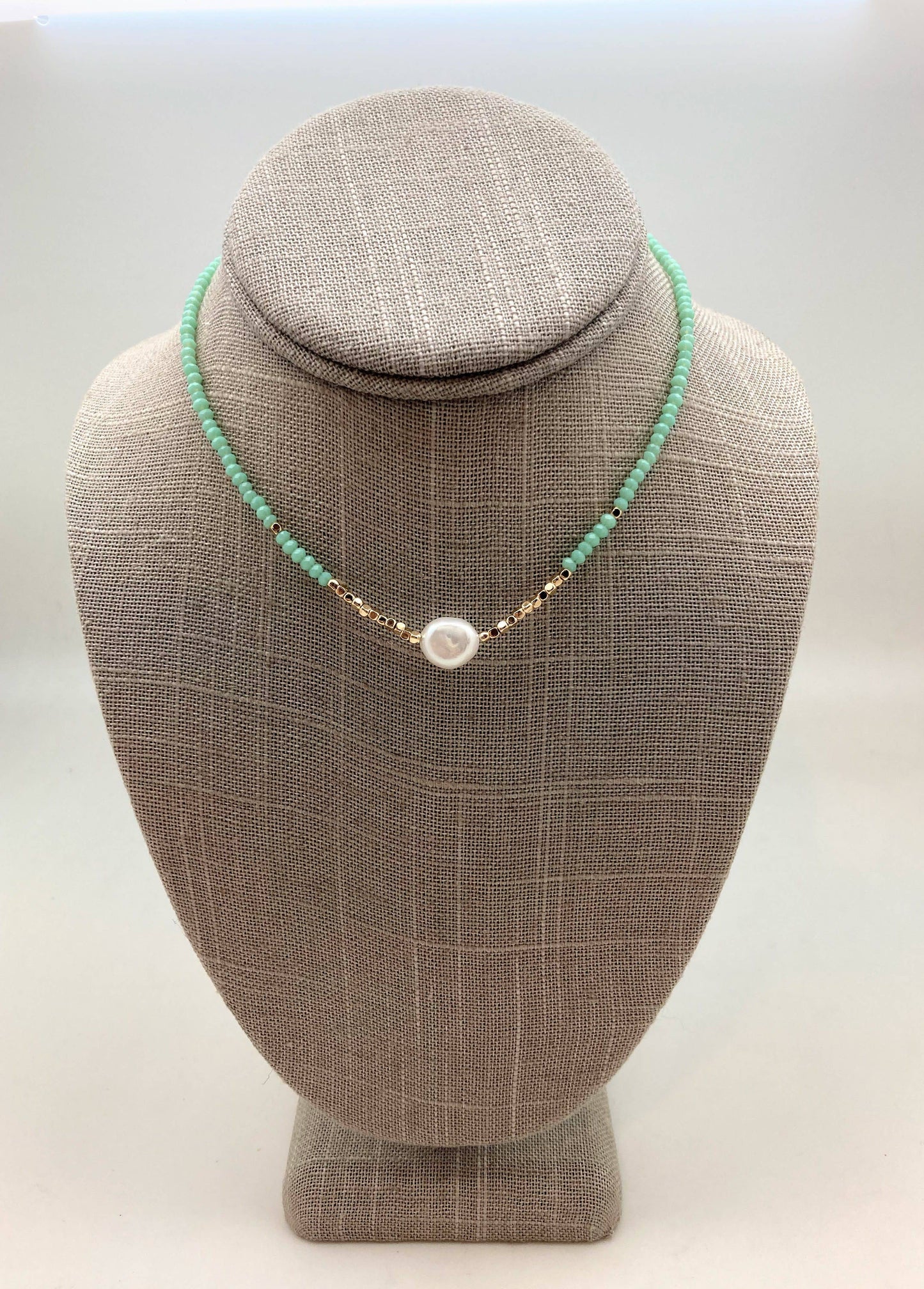 Focus Point Pearl Necklace