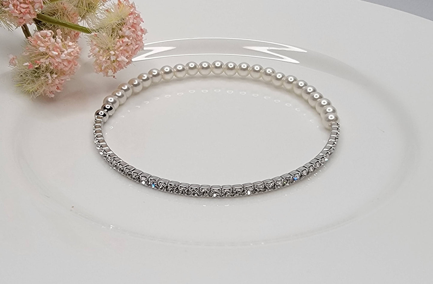 RHINESTONE WITH FAUX PEARL BRACELET.