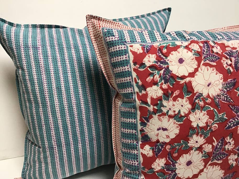 Pillow Printed 18" x 18" Camelia Red(Plum)