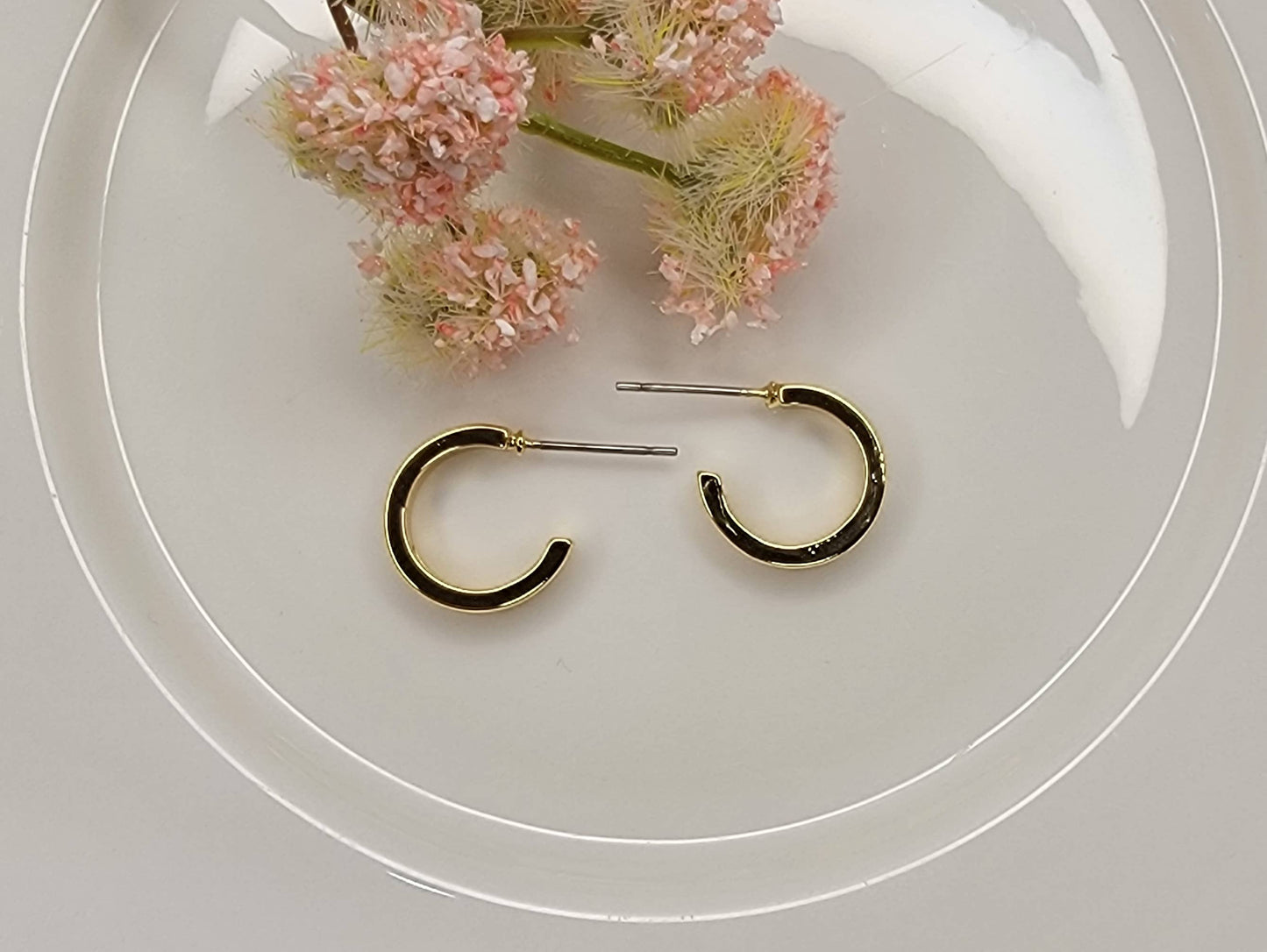 DECO SMALL HOOP EARRINGS.