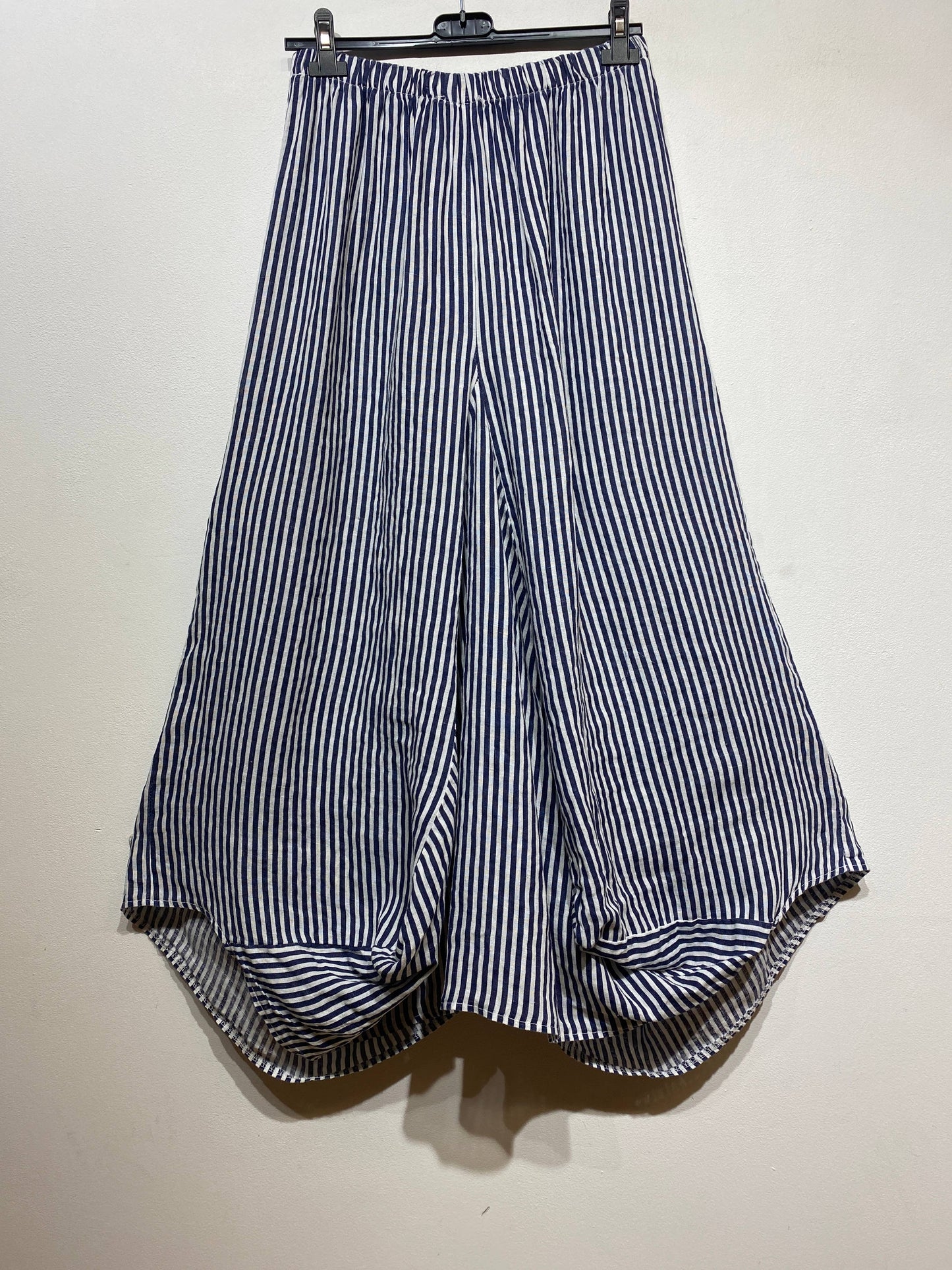 6633 LINEN SKIRT WITH POCKETS, STRIPED