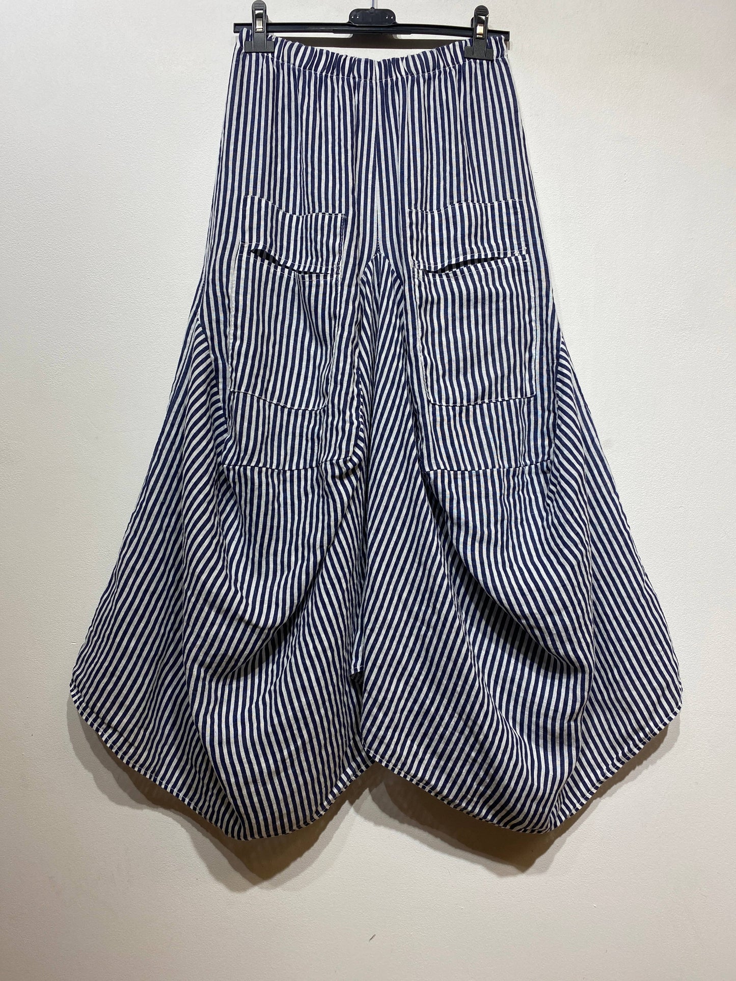 6633 LINEN SKIRT WITH POCKETS, STRIPED