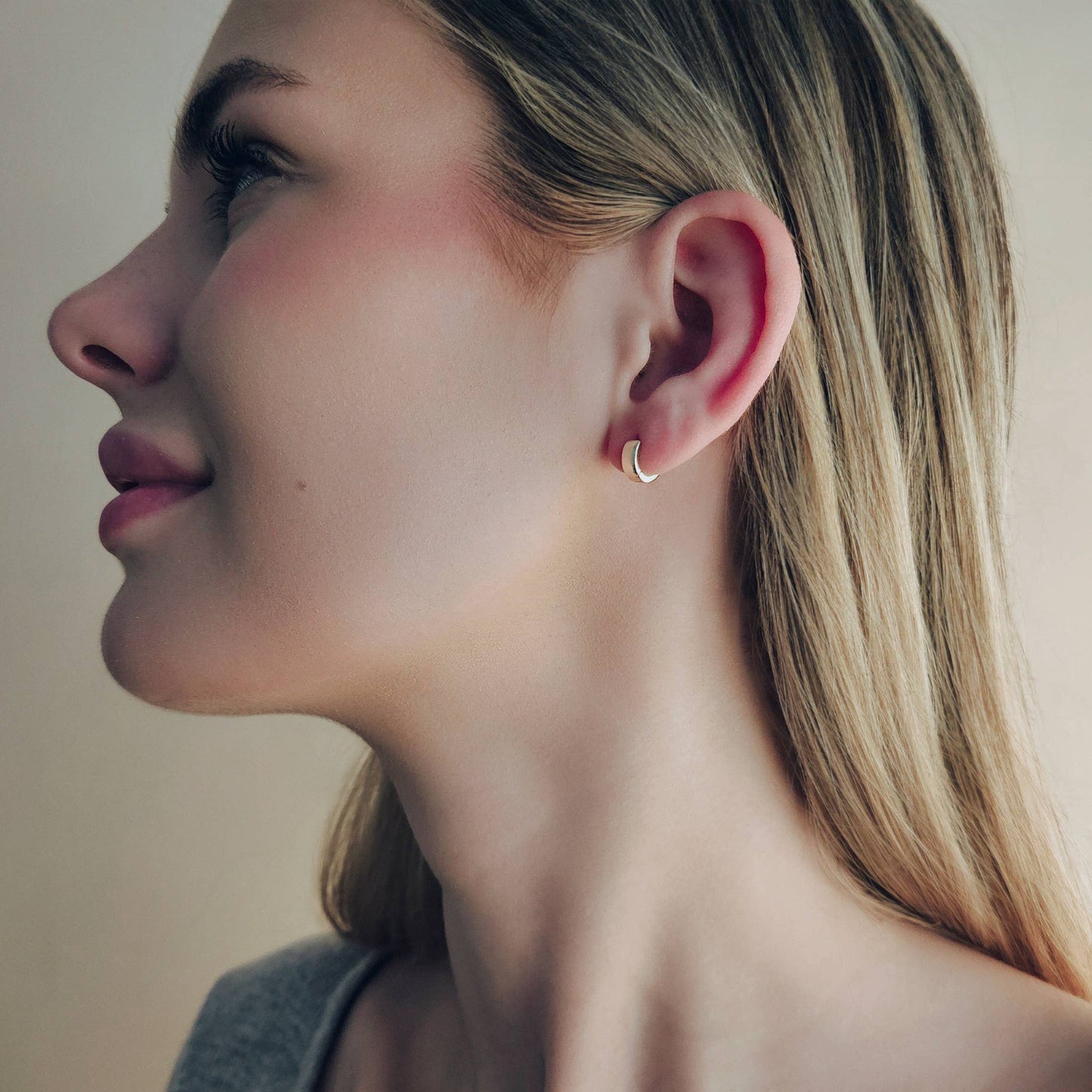 CLASSIC HUGGIE HOOP EARRINGS -E-HT1648 / E-HT1649 / E-HT1650