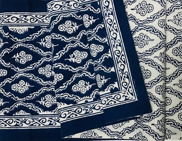 Table Runner 60" Trellis Navy 1904K