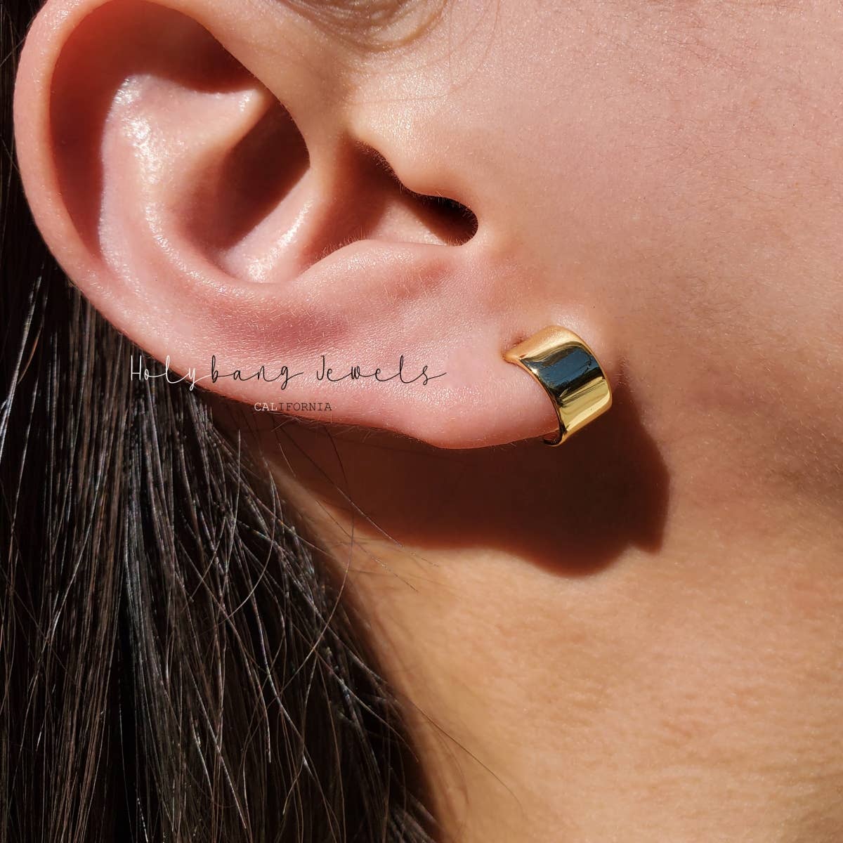 THICK OPEN HUGGIE EARRINGS