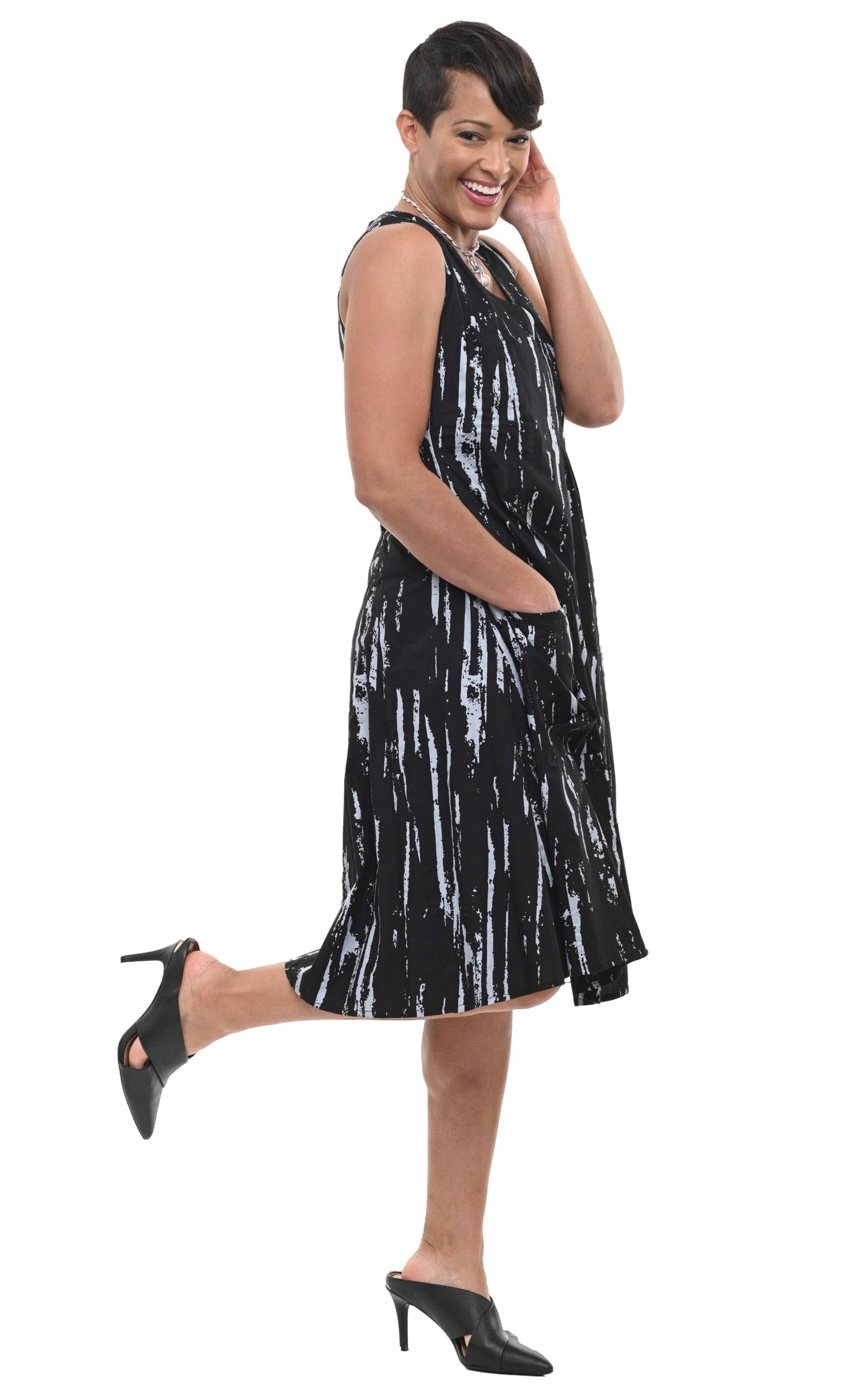 Poppie - Black Gray Airbrush