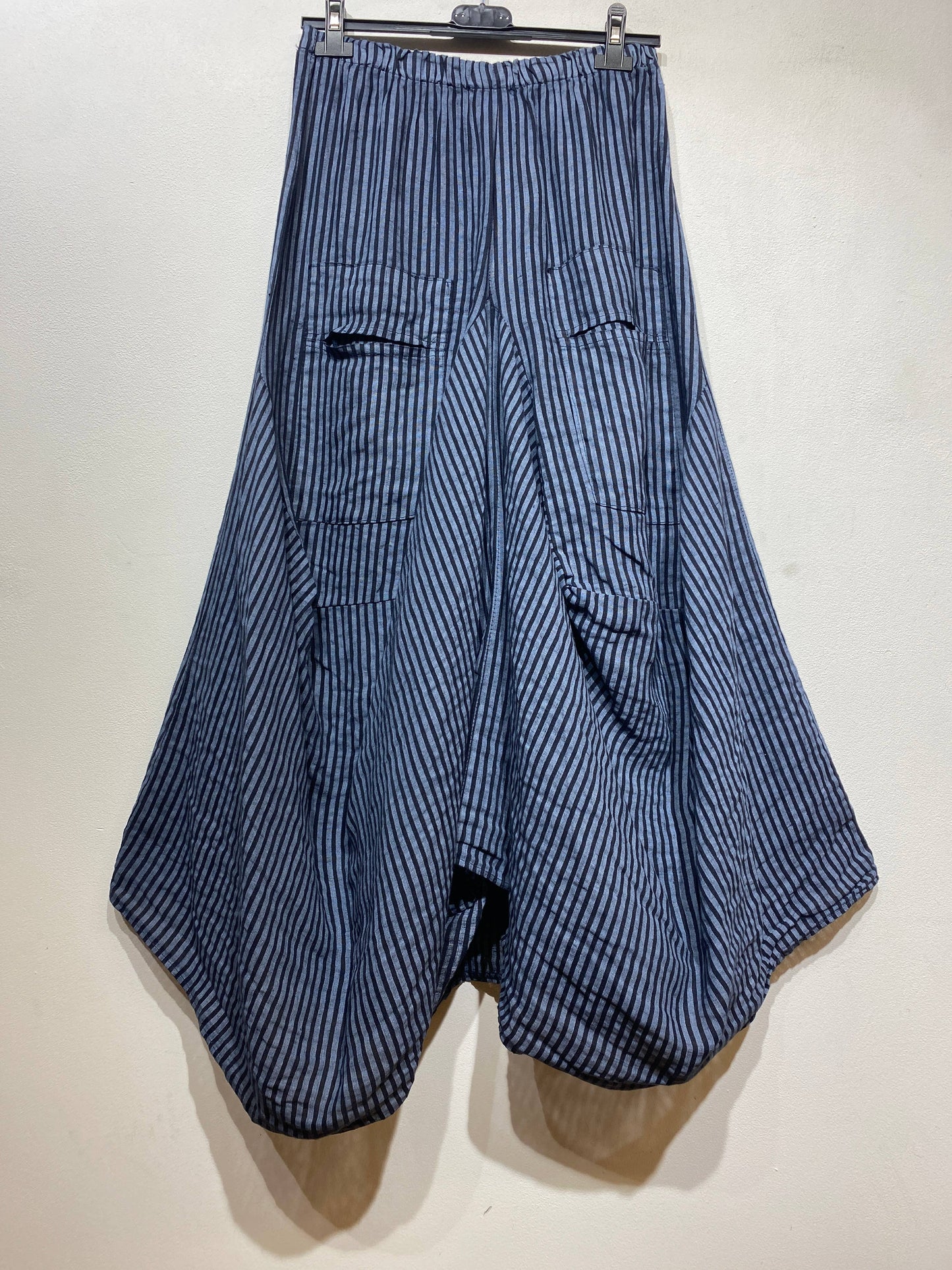 6633 LINEN SKIRT WITH POCKETS, STRIPED
