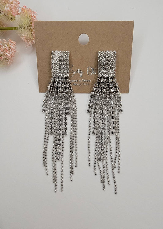 RECTANGLE SHAPE WITH RHINESTONE FRINGE DANGLE EARRINGS.