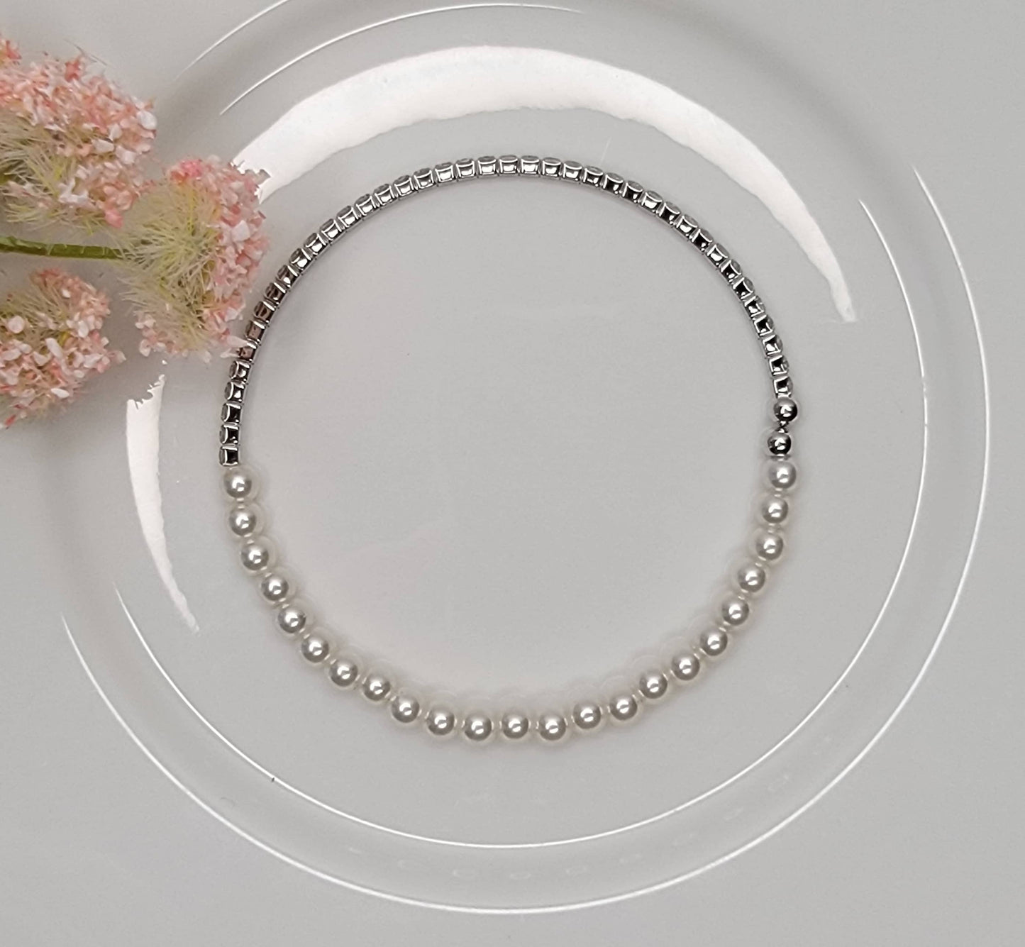 RHINESTONE WITH FAUX PEARL BRACELET.