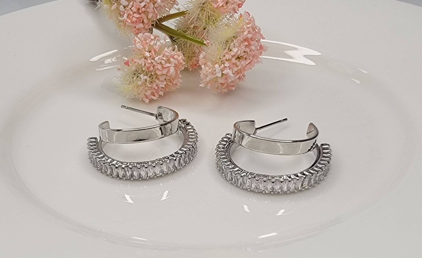 DOUBLE HOOP EARRINGS.