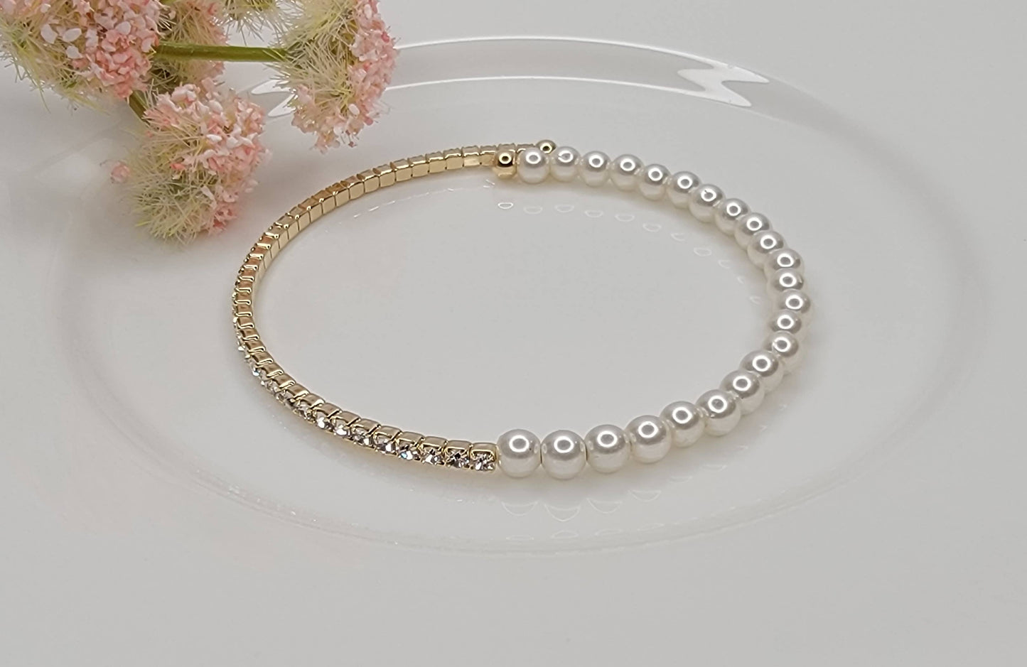 RHINESTONE WITH FAUX PEARL BRACELET.
