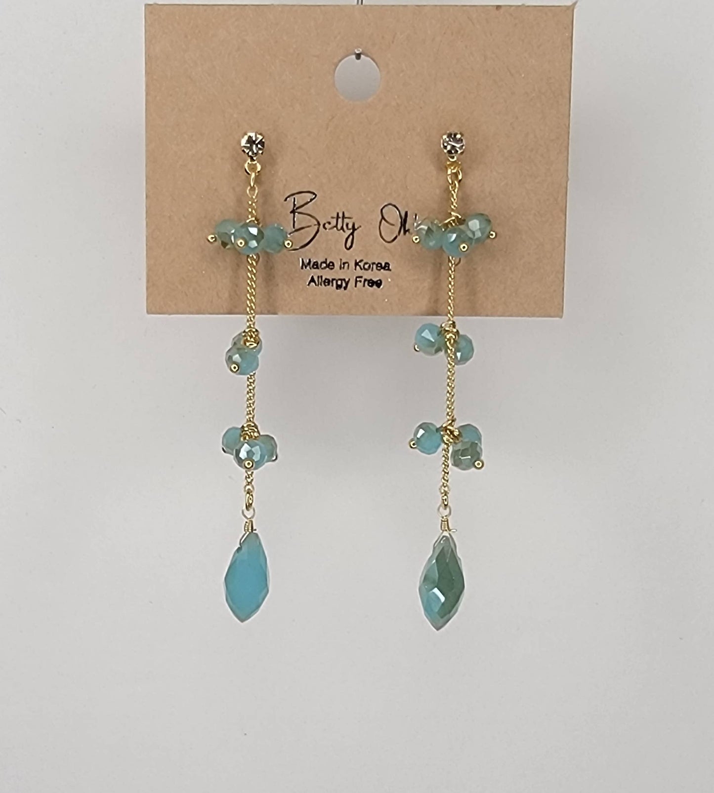 DANGLE EARRINGS.