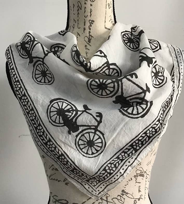 Scarf 22" Sq. Bicycle Black